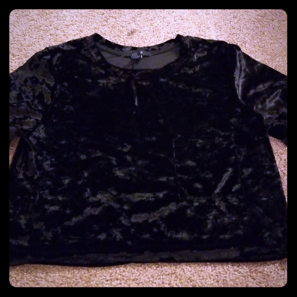 Black crushed velvet crop top. Size Small POCKET